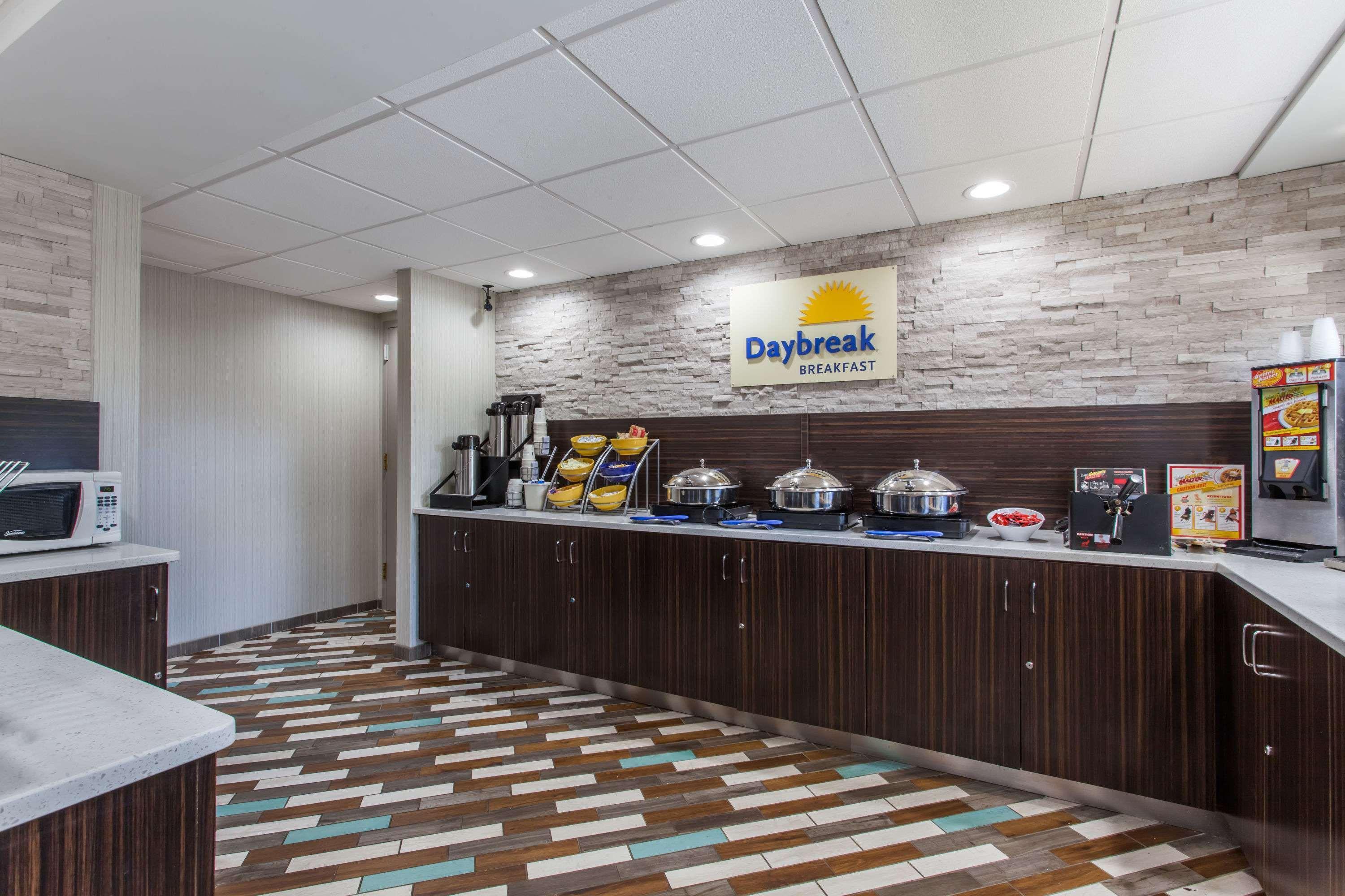 Talleyville Days Inn By Wyndham Wilmington Brandywine מראה חיצוני תמונה